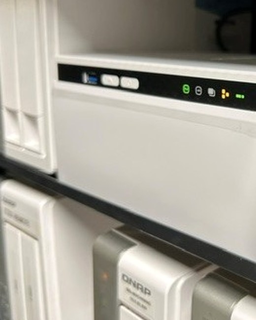 Rack-mounted NAS storage systems